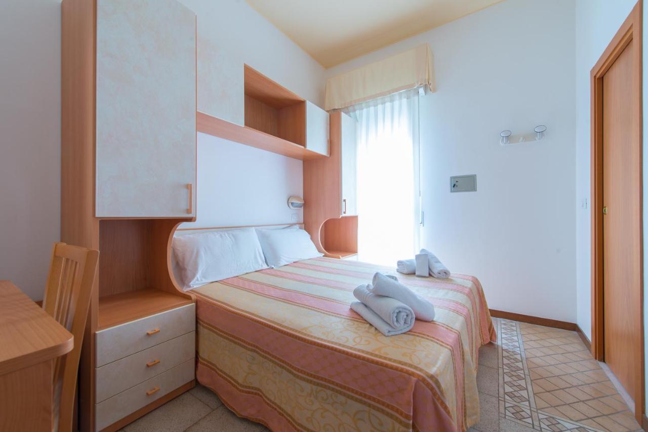 Hotel Galassia Rimini Exterior photo