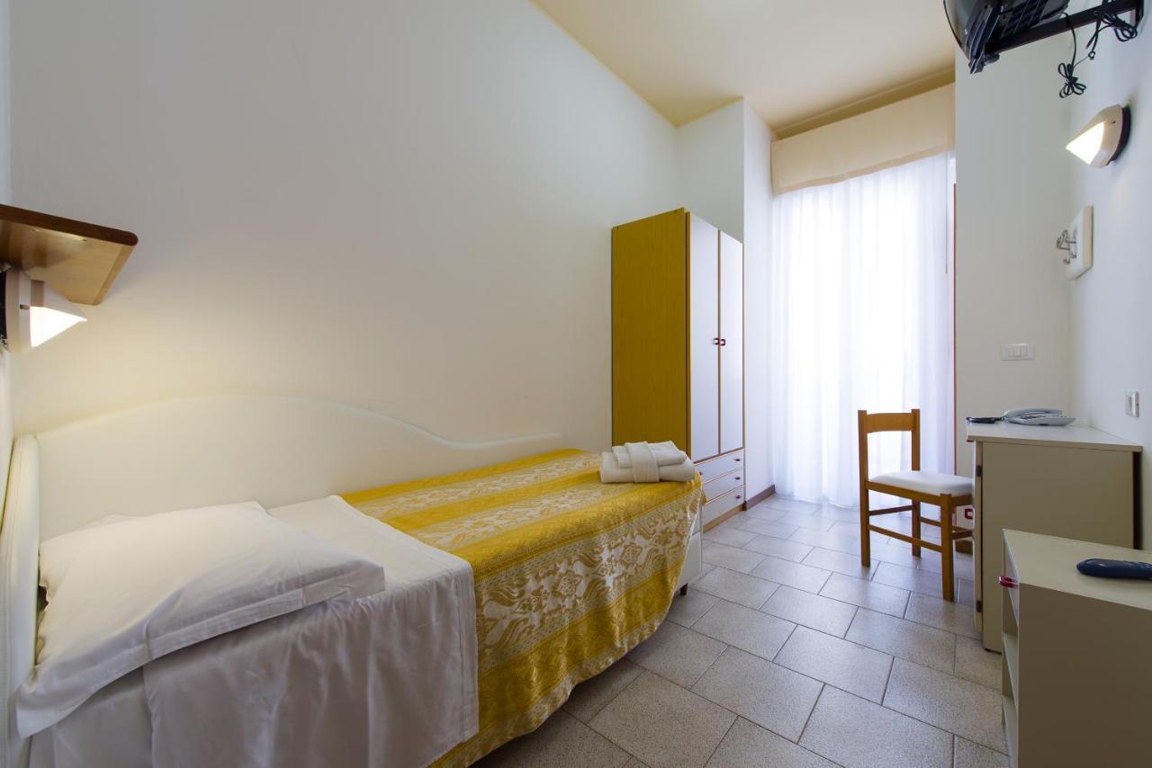 Hotel Galassia Rimini Exterior photo