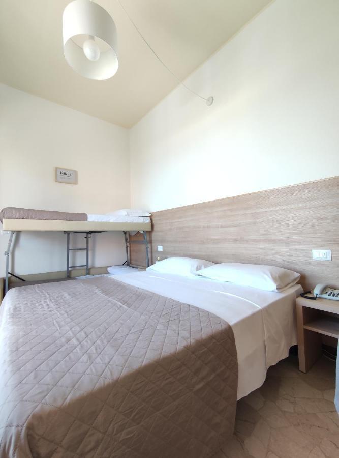 Hotel Galassia Rimini Exterior photo